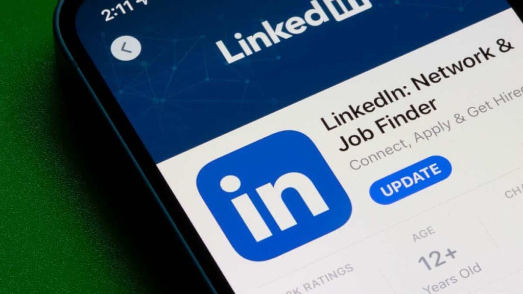 Top 25 LinkedIn Marketing Tools for Business Growth in 2025